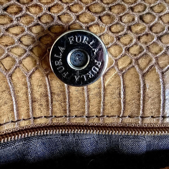😍 FURLA LEATHER SHOULDER BAG PURSE 😍 IN GREAT CONDITION! - Picture 7 of 13